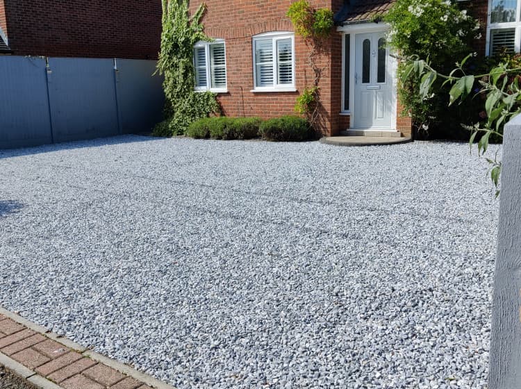Gravel driveway installers Billericay