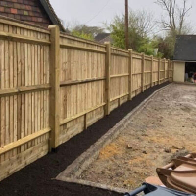 Fencing contractor near me Rochford