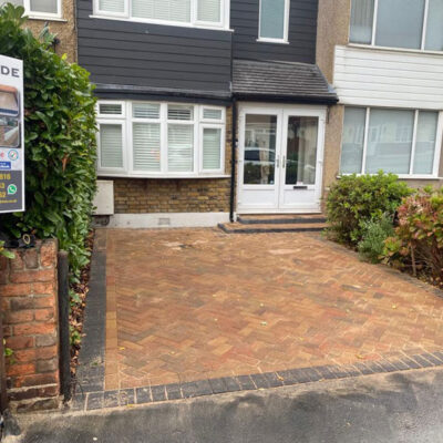 Patterned block paving driveways in Rochford